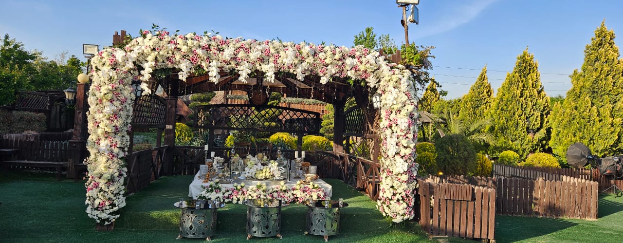 باغ تالار چوبی